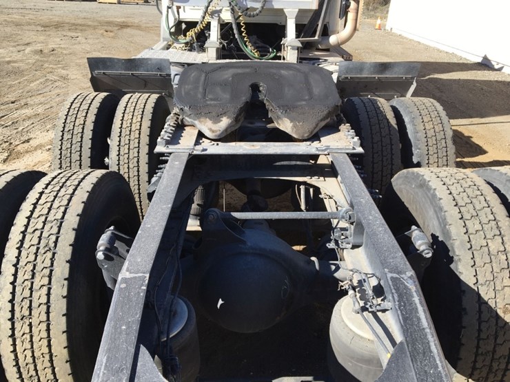 2014-mack-cxu613-truck-tractor,-image-15