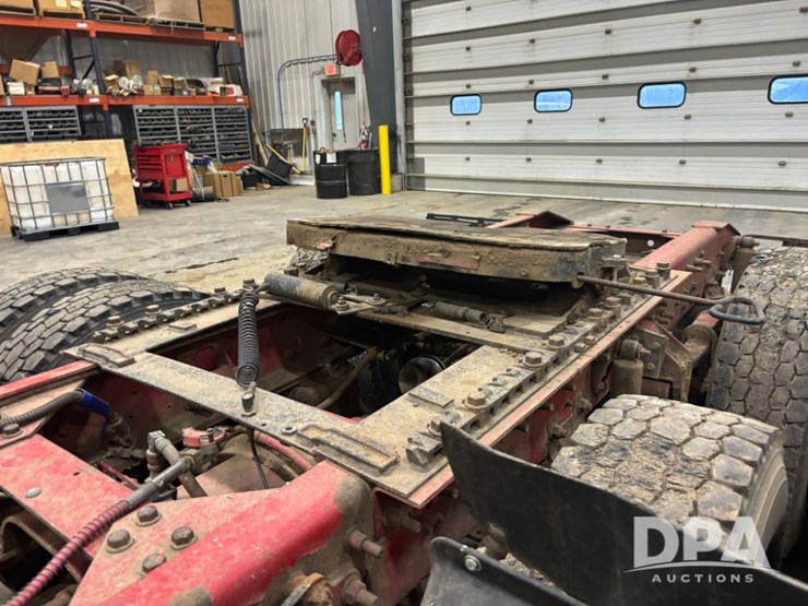 international-9900i-image-39