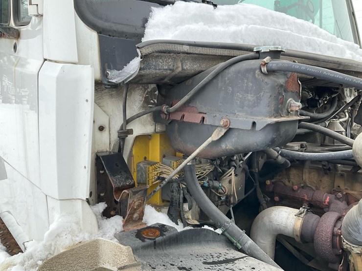 2000-freightliner-fl70-image-70