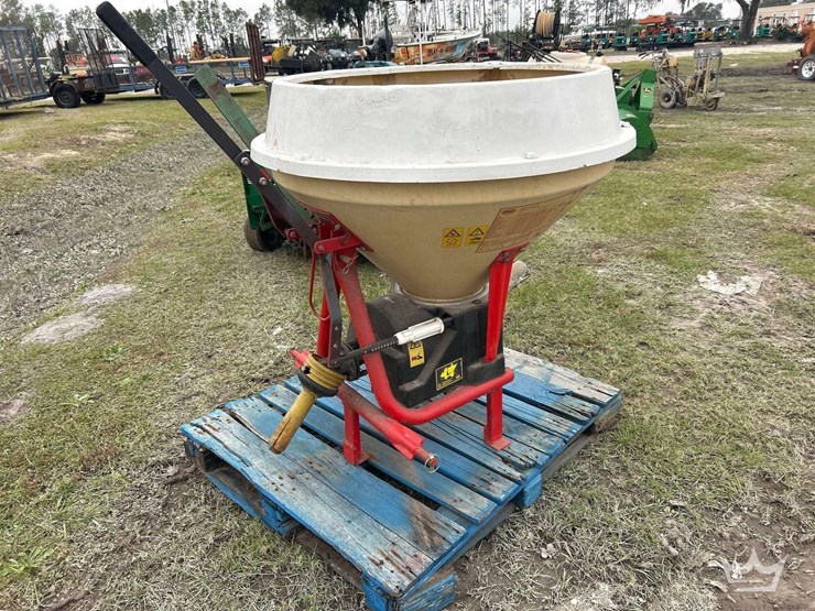 kverneland-ps203-seed-spreader-pto-attachment-image-3