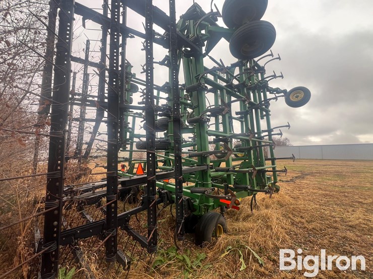 john-deere-2210-image-5