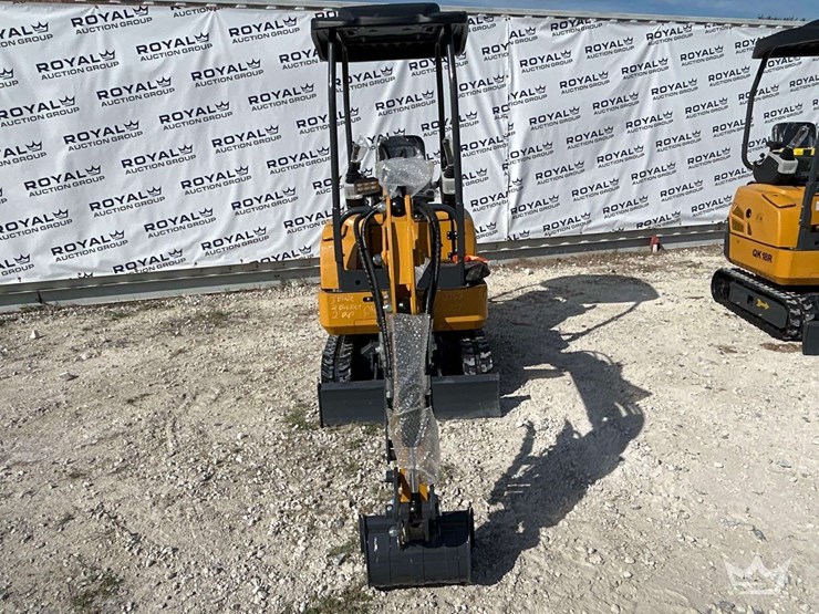 2025-cfg-industrial-qk18r-mini-excavator-image-18