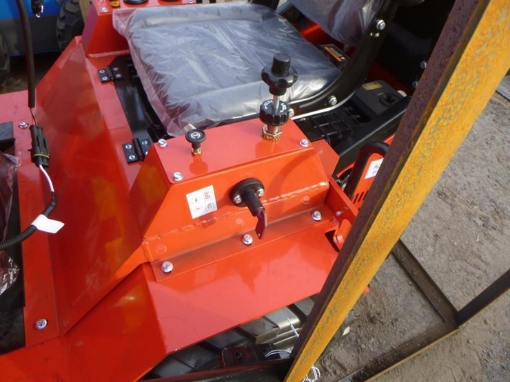 2025-agt-sda140w-skid-steer-loader-image-16