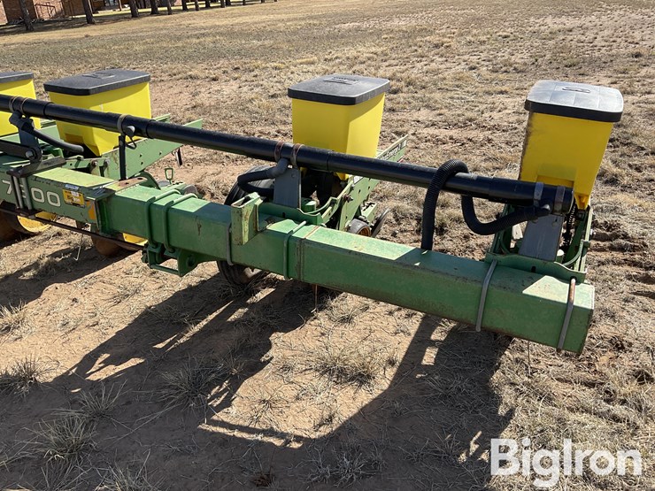 john-deere-7300-image-13