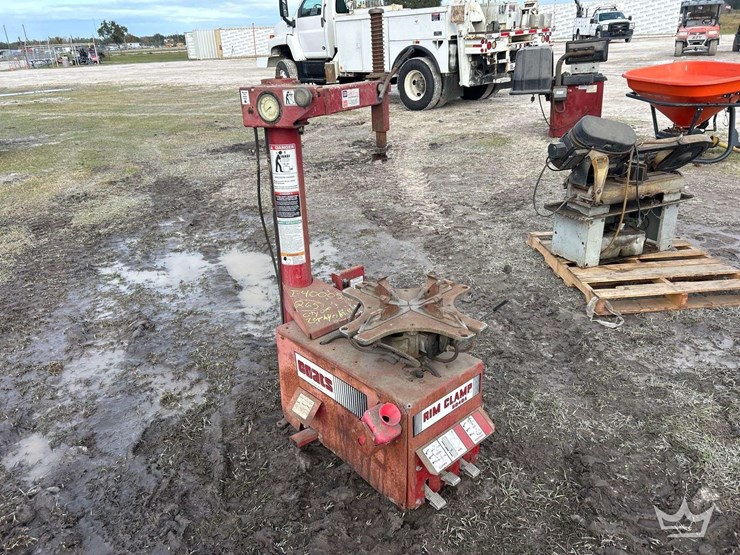 coats-5040a-tire-changer-machine-image-1