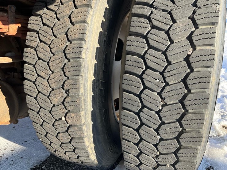 international-4900-image-30