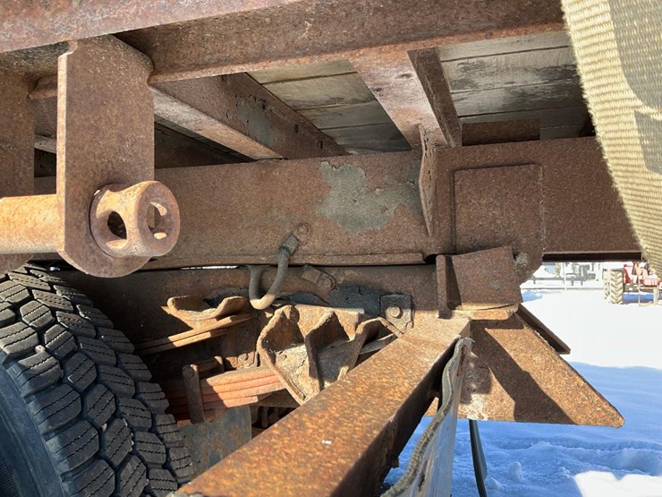 international-4900-image-32