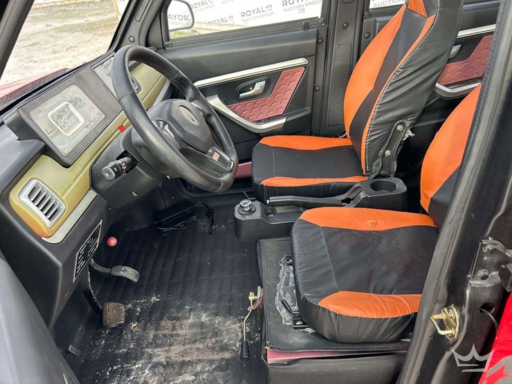 2024-meco-m-y-4-passenger-electric-car-image-7