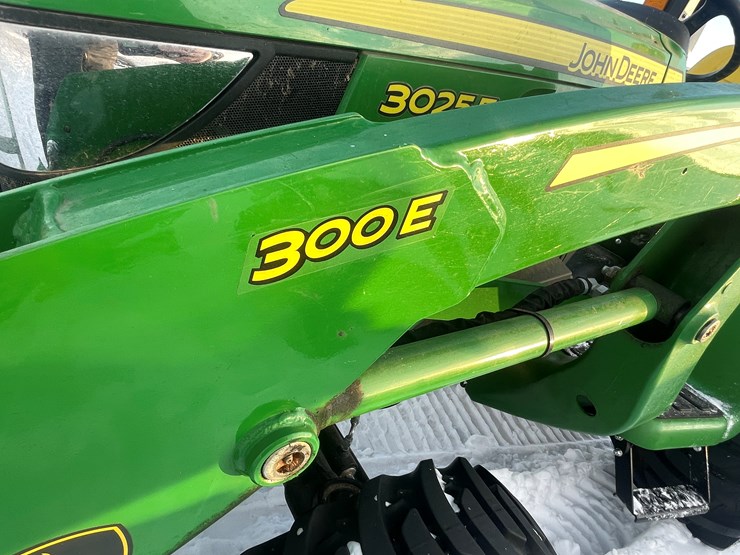 john-deere-3025e-image-28