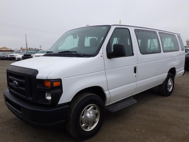 ford-econoline-350-image-1