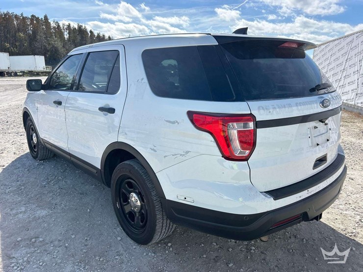 2018-ford-explorer-awd-suv-image-4