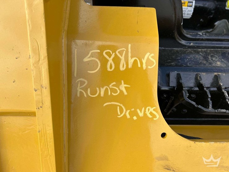 compact-track-loader-skid-steer-image-25