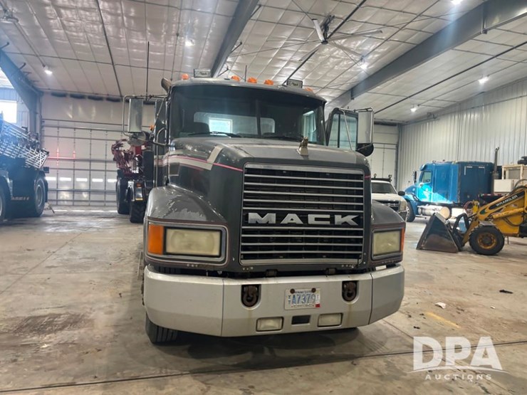 1993-mack-ch613-image-18