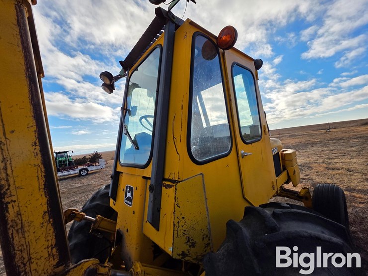 john-deere-380-image-15