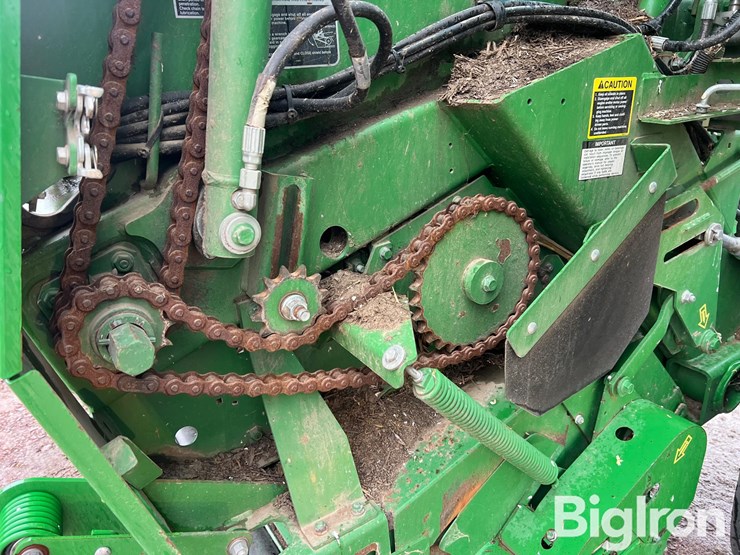 john-deere-560m-image-19