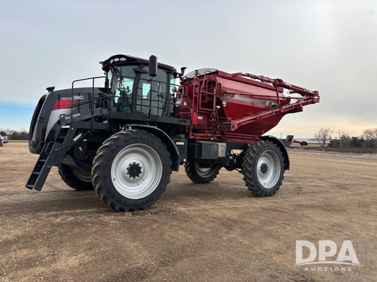 2018-case-ih-810-image-19