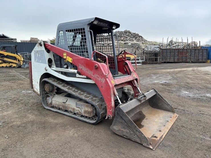 2016-takeuchi-tl8-image-2