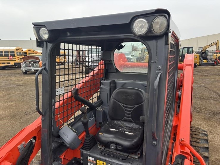 kubota-ssv75-image-19