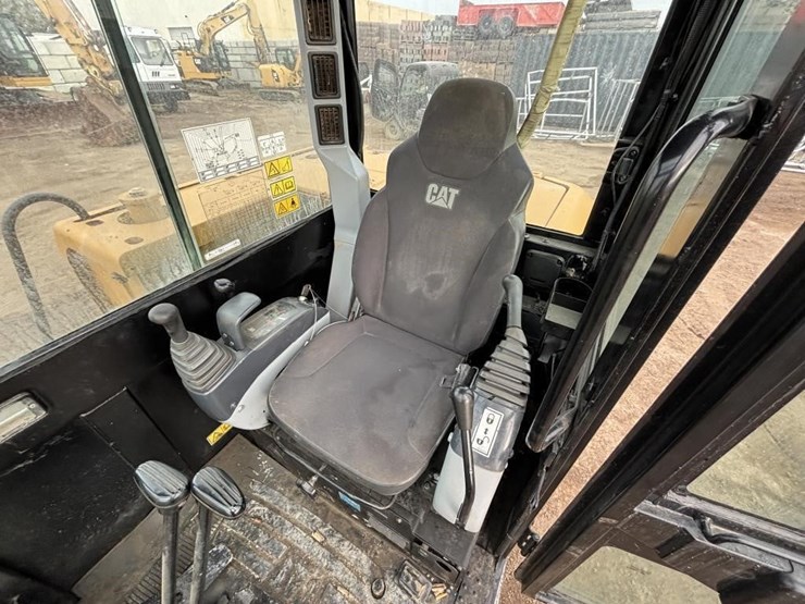 2023-caterpillar-305.5e2-image-28