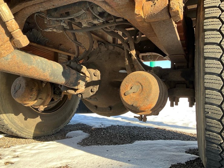 international-4900-image-27