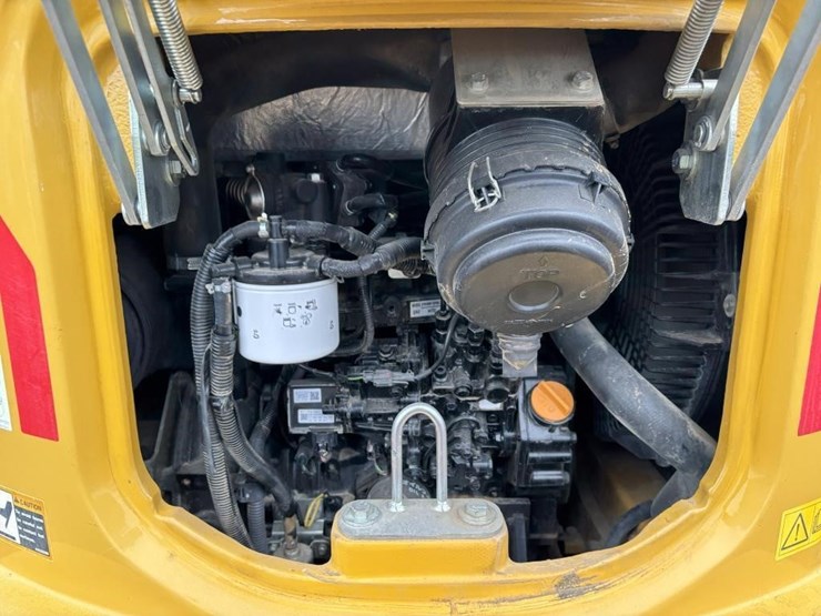 2022-deere-35g-image-47