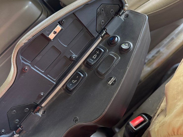 john-deere-8r-410-image-16