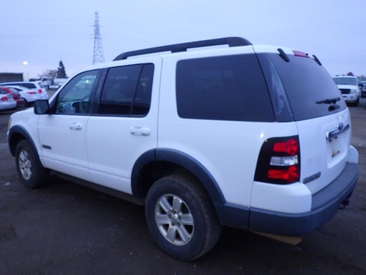 ford-explorer-image-4