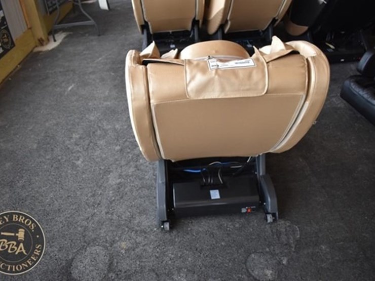 future-massage-chair-40745-image-3