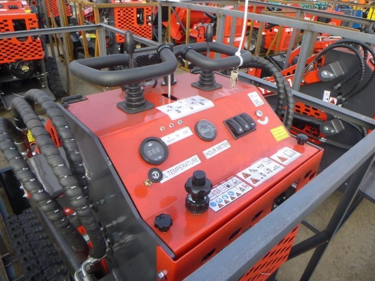 2025-agt-ysrt14-skid-steer-track-loader-image-13