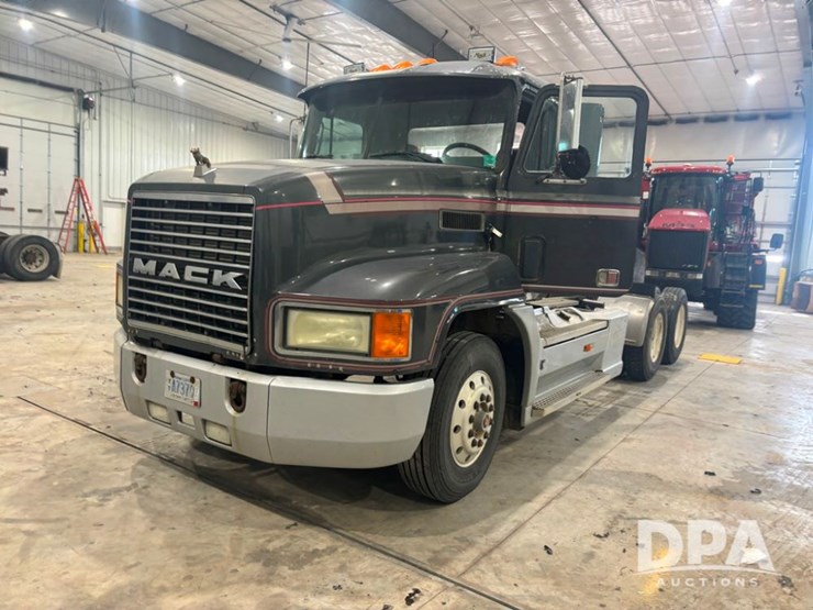 1993-mack-ch613-image-16