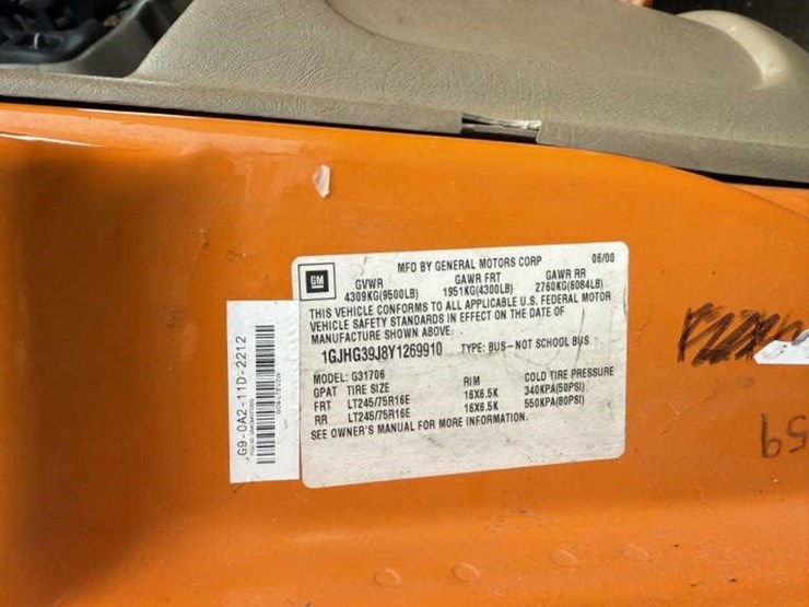 2000-gmc-3500-image-26