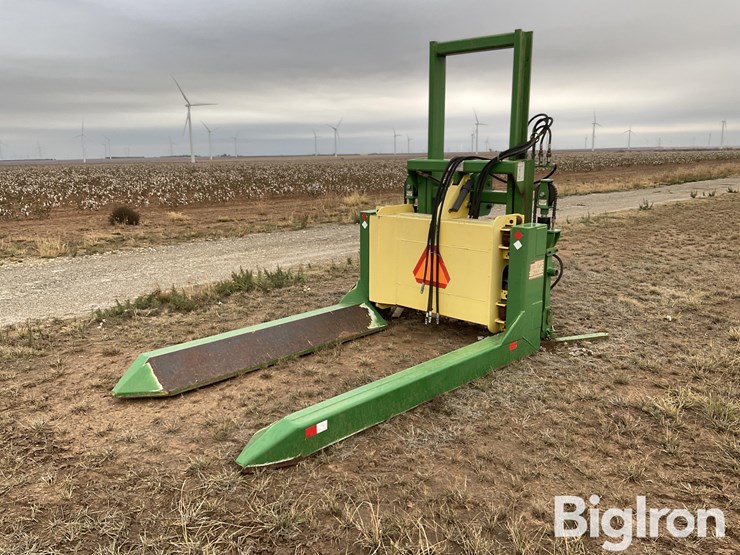 sm-fab-2085-heavy-duty-round-cotton-bale-handler-w/mast-image-1