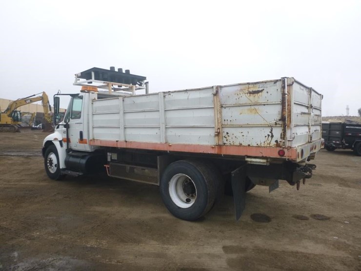 2004-international-durastar-4300-image-4