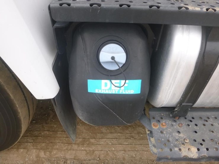 2016-ford-f650-xlt-image-12