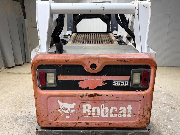 2015-bobcat-s650-image-4