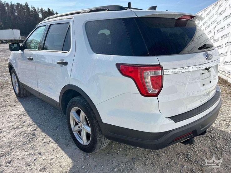 2018-ford-explore-awd-suv-image-4