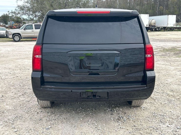 2019-chevrolet-tahoe-4x4-suv-image-21