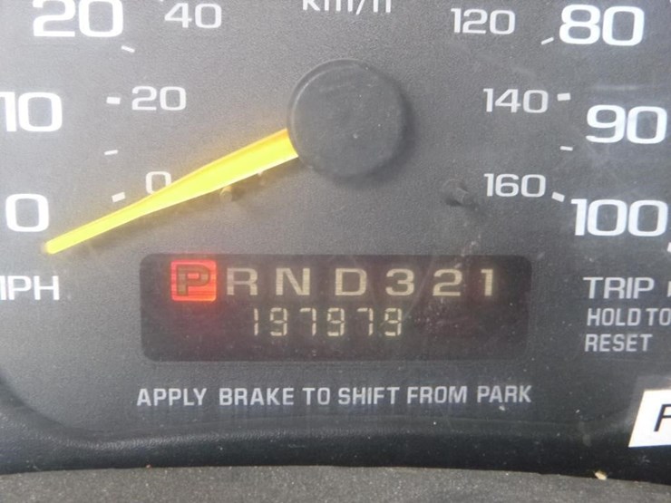 2000-gmc-3500-image-16