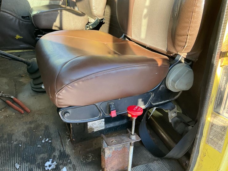 international-4900-image-69