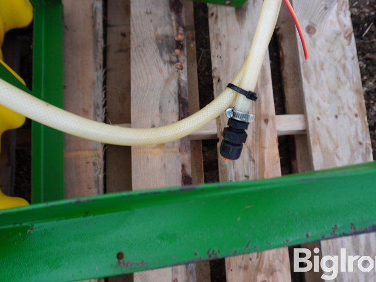 12-volt-preservative-applicator-image-12