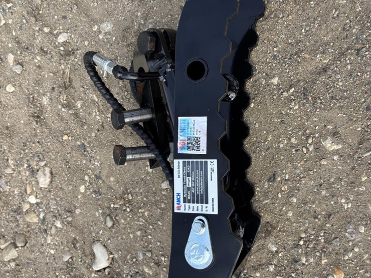 ir-mini-hydraulic-thumb-clamp-(1)-image-1