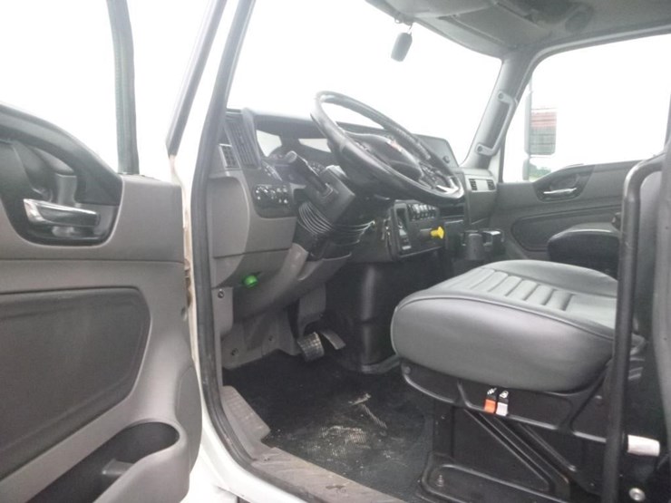 2020-international-mv607-image-9