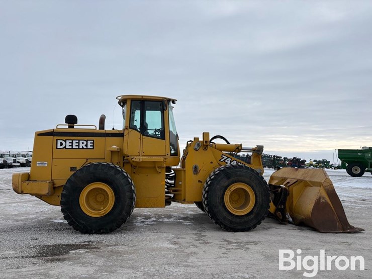 deere-744h-image-4