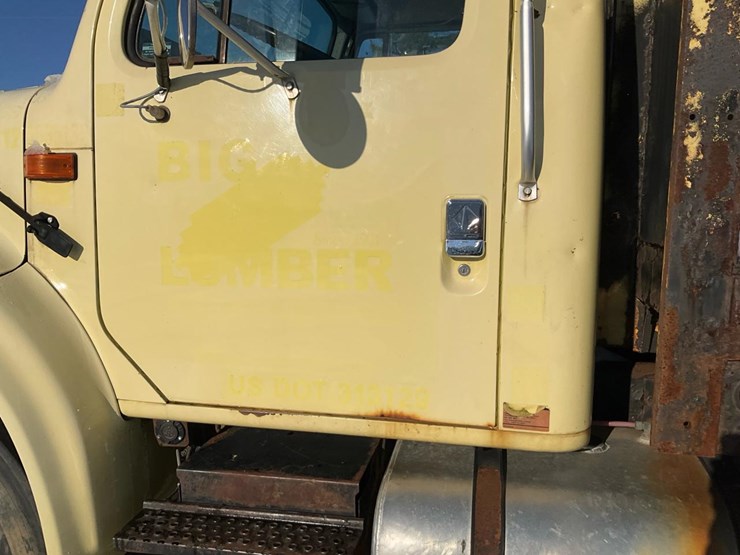 international-4900-image-19