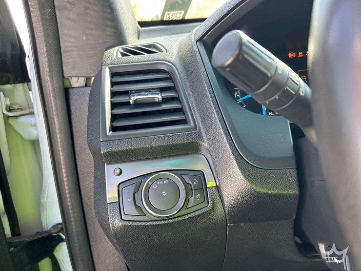 2018-ford-explorer-awd-suv-image-15