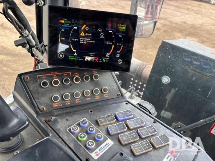 2018-case-ih-810-image-89