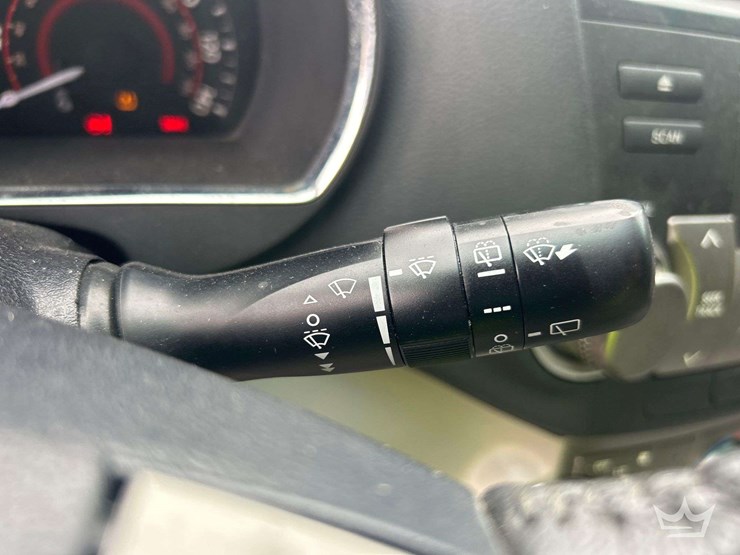 2010-toyota-highlander-suv-image-16