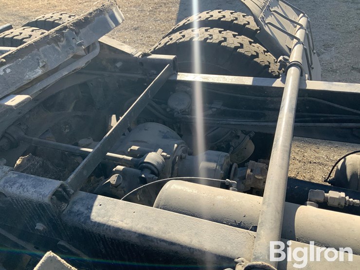 mack-r686st-image-12