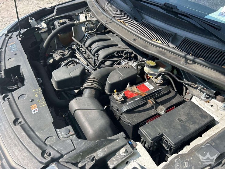 2016-ford-explorer-awd-suv-image-8