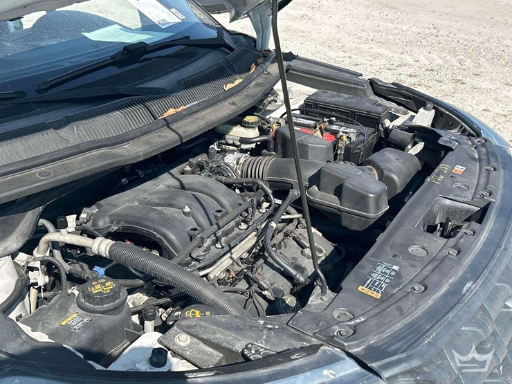 2016-ford-explorer-awd-suv-image-9